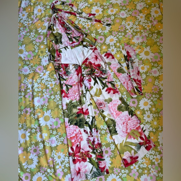 Josie Natori Paradise Floral backless halter jumpsuit - Picture 10 of 13